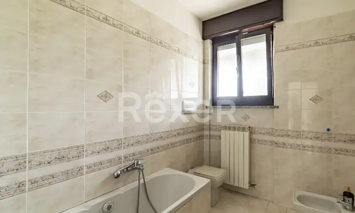Rexer-Orbassano-QUADRILOCALE-TERMOAUTONOMO-CON-BOX-AUTO-Bagno