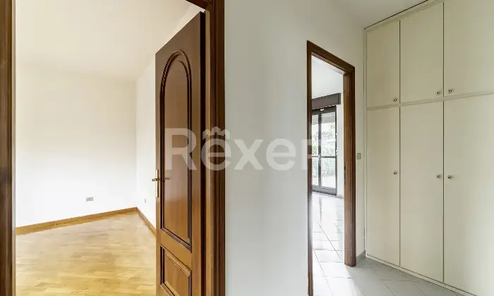Rexer-Orbassano-QUADRILOCALE-TERMOAUTONOMO-CON-BOX-AUTO-Disimpegno