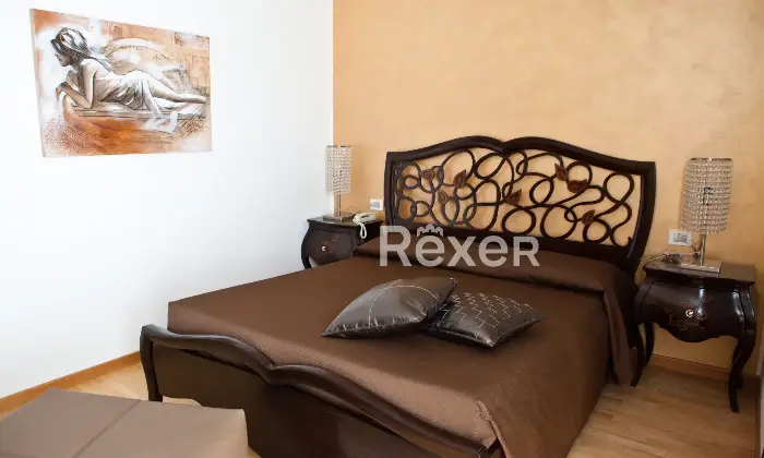 Rexer-Roseto-degli-Abruzzi-Casa-indipendente-con-BB-e-appartamenti-Altro