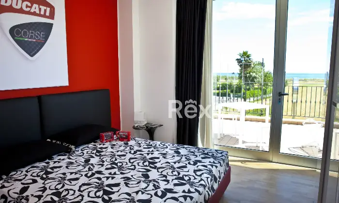 Rexer-Roseto-degli-Abruzzi-Casa-indipendente-con-BB-e-appartamenti-Altro