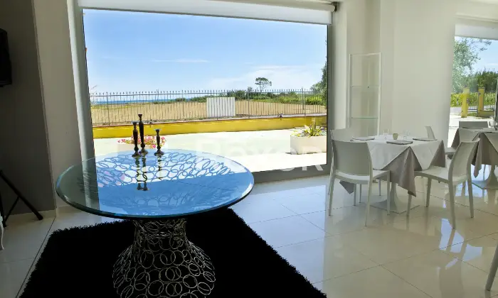 Rexer-Roseto-degli-Abruzzi-Casa-indipendente-con-BB-e-appartamenti-Altro