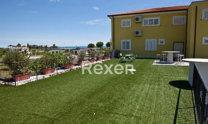 Rexer-Roseto-degli-Abruzzi-Casa-indipendente-con-BB-e-appartamenti-Altro