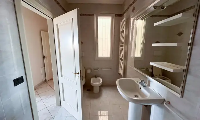 Rexer-Altamura-Vendesi-attico-signorile-in-Altamura-Bagno