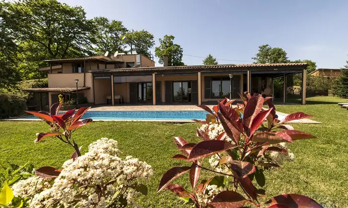 Rexer-Trevignano-Romano-Prestigiosa-villa-con-vista-sul-lago-di-Bracciano-Altro
