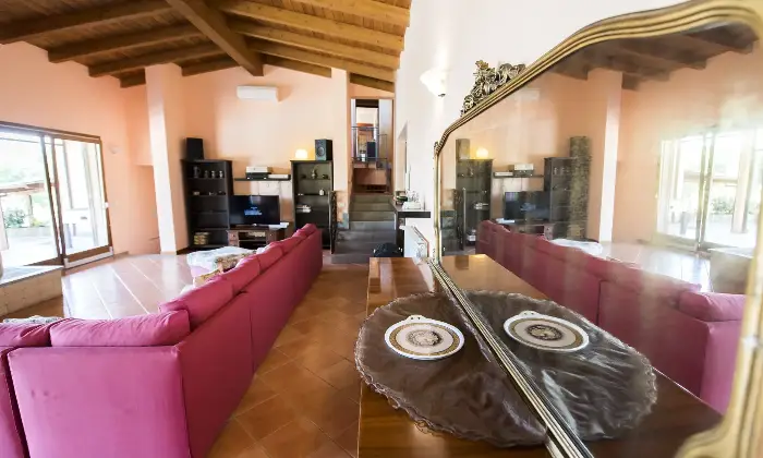 Rexer-Trevignano-Romano-Prestigiosa-villa-con-vista-sul-lago-di-Bracciano-Altro