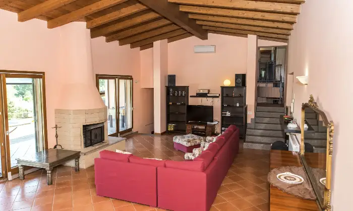 Rexer-Trevignano-Romano-Prestigiosa-villa-con-vista-sul-lago-di-Bracciano-Altro