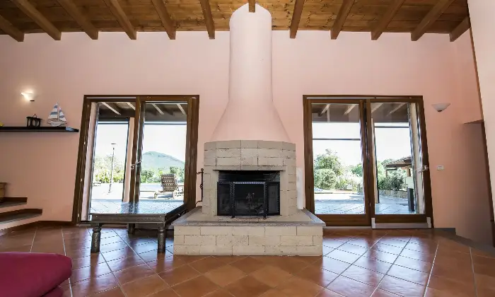 Rexer-Trevignano-Romano-Prestigiosa-villa-con-vista-sul-lago-di-Bracciano-Altro