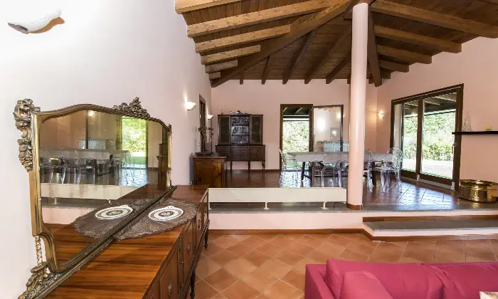 Rexer-Trevignano-Romano-Prestigiosa-villa-con-vista-sul-lago-di-Bracciano-Altro