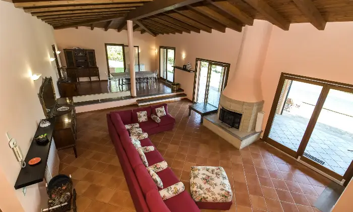 Rexer-Trevignano-Romano-Prestigiosa-villa-con-vista-sul-lago-di-Bracciano-Altro