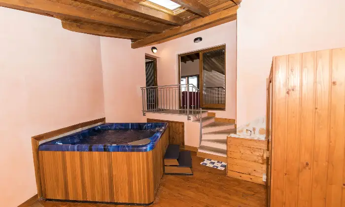 Rexer-Trevignano-Romano-Prestigiosa-villa-con-vista-sul-lago-di-Bracciano-Altro