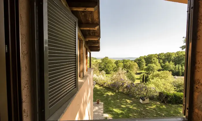 Rexer-Trevignano-Romano-Prestigiosa-villa-con-vista-sul-lago-di-Bracciano-Altro