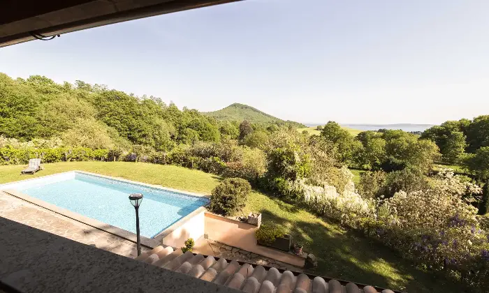 Rexer-Trevignano-Romano-Prestigiosa-villa-con-vista-sul-lago-di-Bracciano-Altro