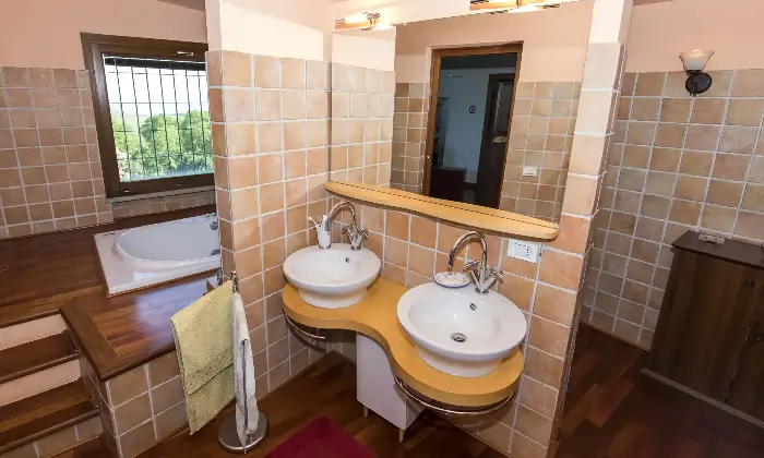 Rexer-Trevignano-Romano-Prestigiosa-villa-con-vista-sul-lago-di-Bracciano-Altro