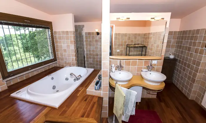 Rexer-Trevignano-Romano-Prestigiosa-villa-con-vista-sul-lago-di-Bracciano-Altro