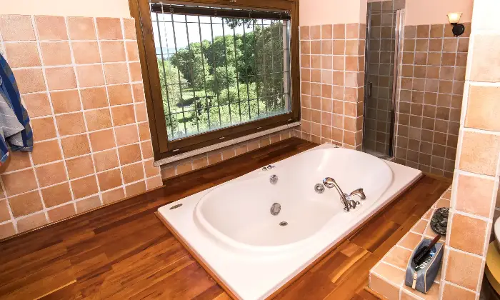 Rexer-Trevignano-Romano-Prestigiosa-villa-con-vista-sul-lago-di-Bracciano-Altro