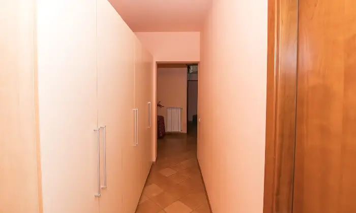 Rexer-Trevignano-Romano-Prestigiosa-villa-con-vista-sul-lago-di-Bracciano-Altro