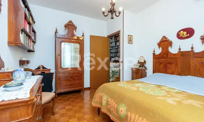 Rexer-Marcon-Villetta-a-schiera-su-pi-livelli-con-giardino-privato-Altro
