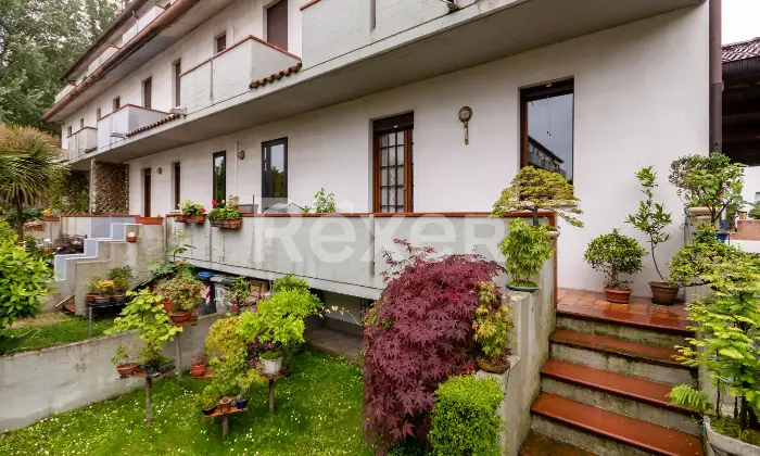 Rexer-Marcon-Villetta-a-schiera-su-pi-livelli-con-giardino-privato-Altro