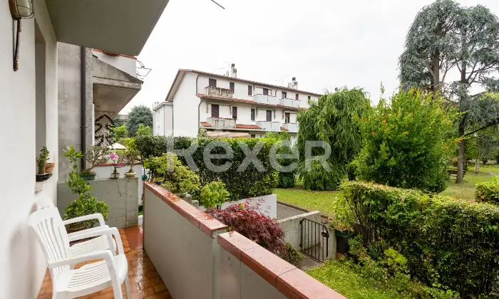 Rexer-Marcon-Villetta-a-schiera-su-pi-livelli-con-giardino-privato-Altro