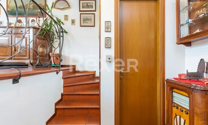 Rexer-Marcon-Villetta-a-schiera-su-pi-livelli-con-giardino-privato-Altro