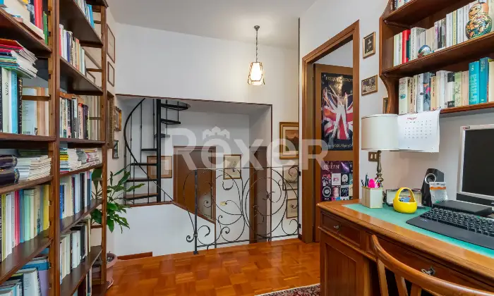 Rexer-Marcon-Villetta-a-schiera-su-pi-livelli-con-giardino-privato-Altro