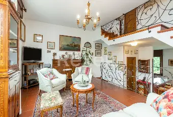 Rexer-Marcon-Villetta-a-schiera-su-pi-livelli-con-giardino-privato-Altro