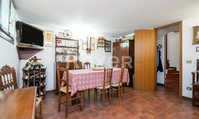 Rexer-Marcon-Villetta-a-schiera-su-pi-livelli-con-giardino-privato-Altro