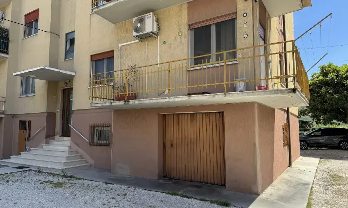 Rexer-Schio-Vendesi-Quadrilocale-a-San-Pio-X-Vicenza-Giardino