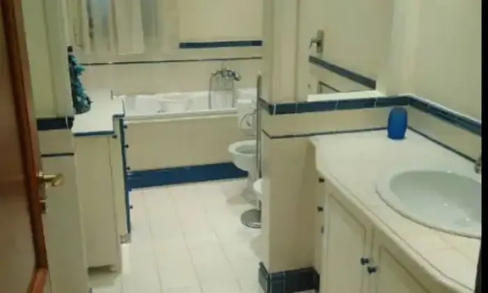 Rexer-Bagheria-Vendesi-elegante-e-spazioso-appartamento-in-zona-Rotonda-Gelateria-Anni-Bagheria-Altro