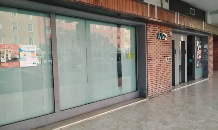 Rexer-Brescia-Ex-Filiale-Bancaria-con-Vetrine-in-Zona-Centrale-Altro