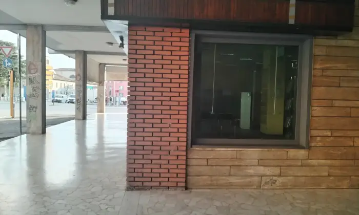 Rexer-Brescia-Ex-Filiale-Bancaria-con-Vetrine-in-Zona-Centrale-Altro