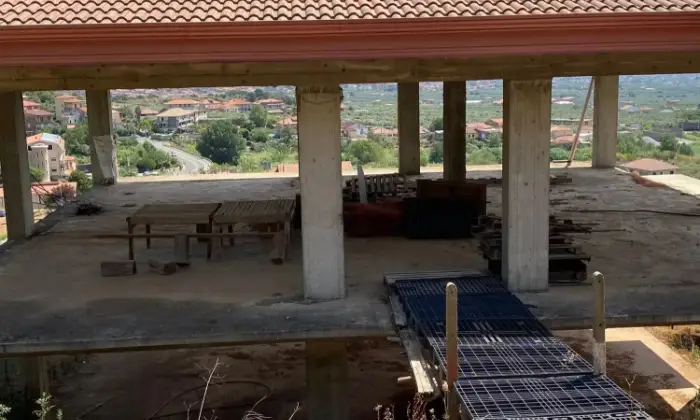 Rexer-Lamezia-Terme-Vendesi-una-struttura-immersa-nel-verde-a-Lamezia-Terme-Altro