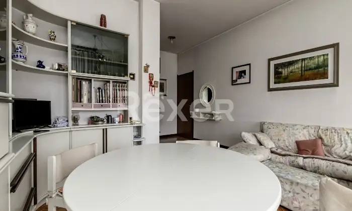 Rexer-Agrate-Brianza-Appartamento-trilocale-con-cantina-e-box-Altro