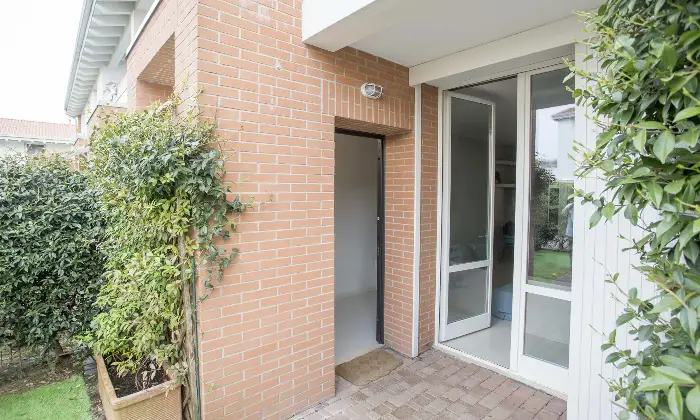 Rexer-Bernareggio-MB-Vendesi-Villetta-a-Schiera-con-Piscina-in-Residence-Esclusivo-Bernareggio-MB-Altro