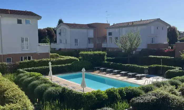 Rexer-Bernareggio-MB-Vendesi-Villetta-a-Schiera-con-Piscina-in-Residence-Esclusivo-Bernareggio-MB-Terrazzo