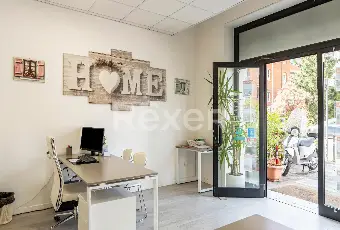 Rexer-Verona-Locale-commerciale-fronte-strada-in-zona-centrale-con-due-vetrine-Altro