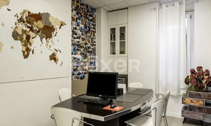 Rexer-Verona-Locale-commerciale-fronte-strada-in-zona-centrale-con-due-vetrine-Altro