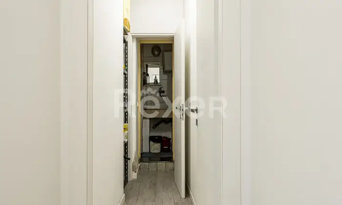 Rexer-Verona-Locale-commerciale-fronte-strada-in-zona-centrale-con-due-vetrine-Altro