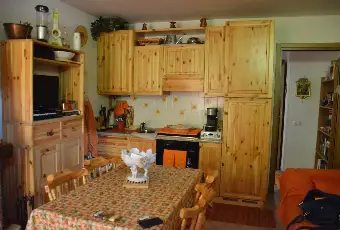 Rexer-Lenna-fantastica-villetta-immersa-nella-natura-vicina-a-servizi-e-box-Cucina