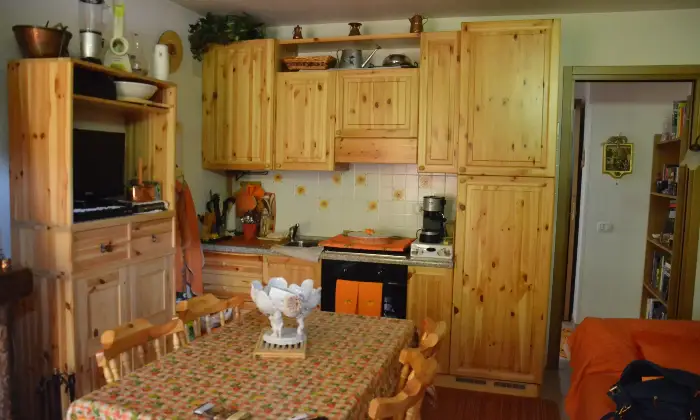 Rexer-Lenna-fantastica-villetta-immersa-nella-natura-vicina-a-servizi-e-box-Cucina