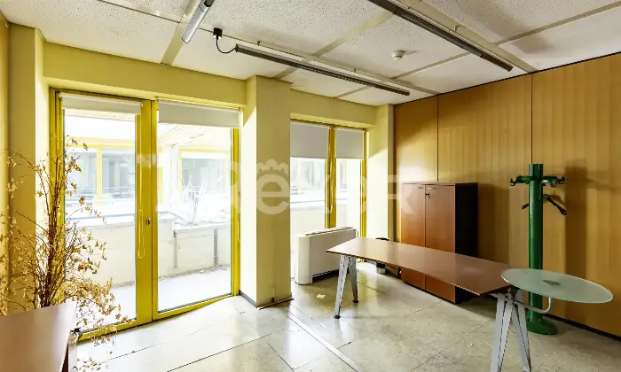 Rexer-Piediripa-Filiale-Bancaria-in-vendita-a-Macerata-Altro