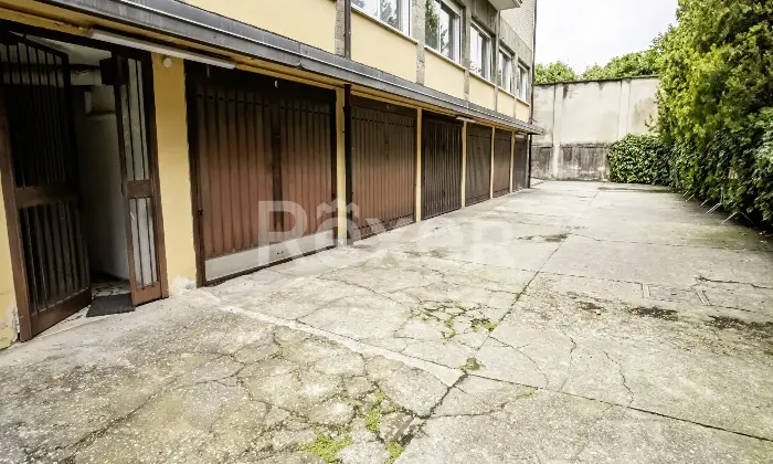 Rexer-Bergamo-APPARTAMENTO-SIGNORILE-CON-BOX-E-CANTINA-Altro