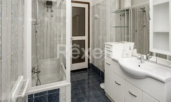 Rexer-Bergamo-APPARTAMENTO-SIGNORILE-CON-BOX-E-CANTINA-Altro