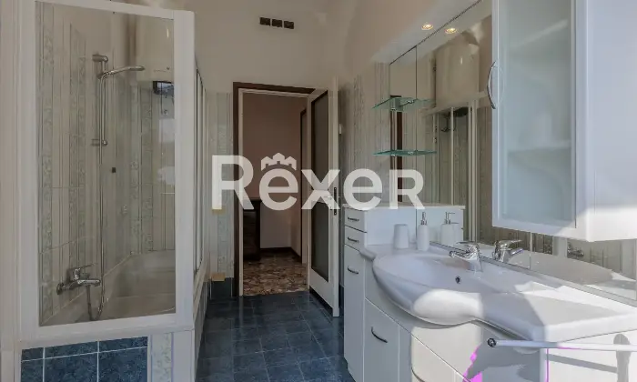 Rexer-Bergamo-APPARTAMENTO-SIGNORILE-CON-BOX-E-CANTINA-Altro