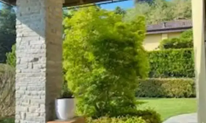 Rexer-Lucino-Vendesi-una-villa-tenuta-con-grande-cura-a-Montano-Lucino-Altro