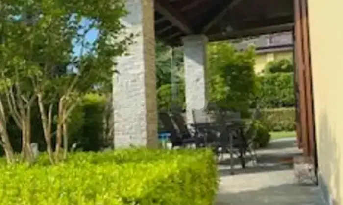 Rexer-Lucino-Vendesi-una-villa-tenuta-con-grande-cura-a-Montano-Lucino-Altro