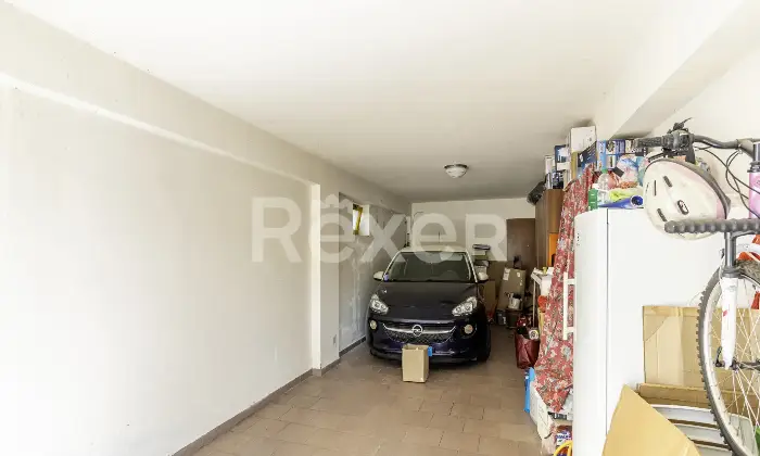 Rexer-Lagonegro-Luminoso-appartamento-al-primo-piano-con-box-auto-Altro