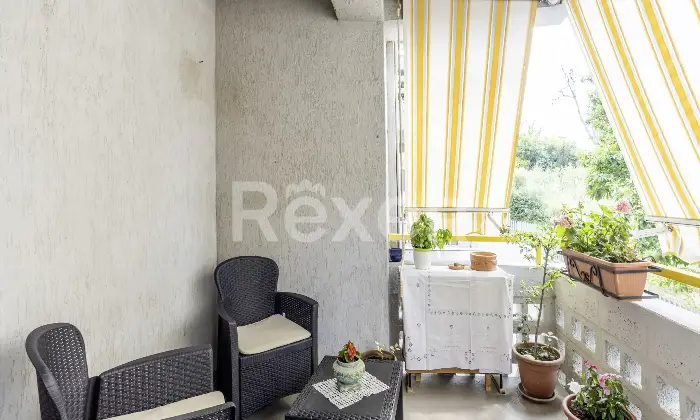Rexer-Lagonegro-Luminoso-appartamento-al-primo-piano-con-box-auto-Altro