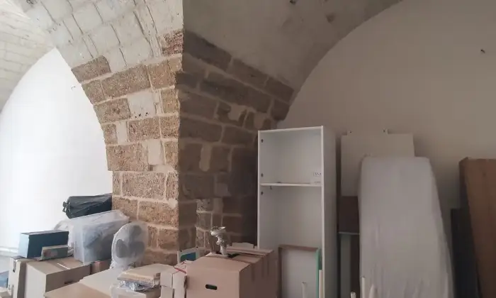 Rexer-Mesagne-Locale-Commerciale-con-laboratorio-artigianale-Altro