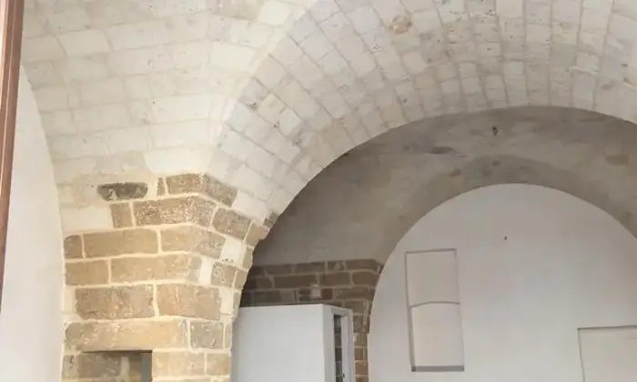 Rexer-Mesagne-Locale-Commerciale-con-laboratorio-artigianale-Altro